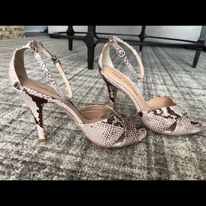 Pour La Victoire Ankle Strap Heel